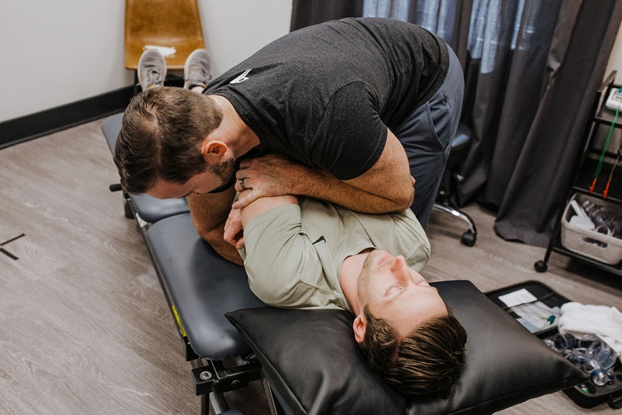 https://onwardphysicaltherapy.com/wp-content/uploads/2022/02/back-pain-physical-therapy-knoxville.jpg